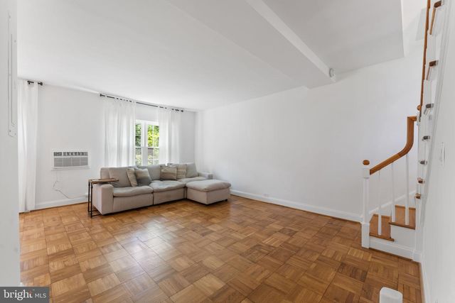 3370 GUNSTON RD, Alexandria, VA 22302