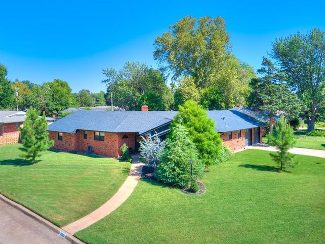 2601 Chateau Drive, Norman, OK 73069