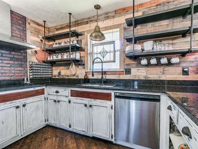 2601 Chateau Drive, Norman, OK 73069