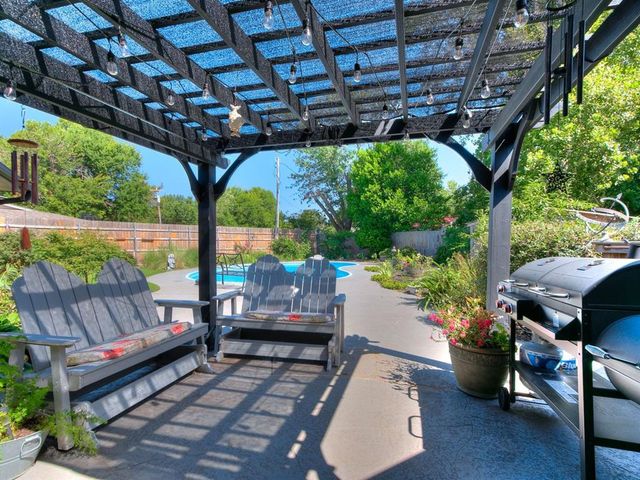 2601 Chateau Drive, Norman, OK 73069