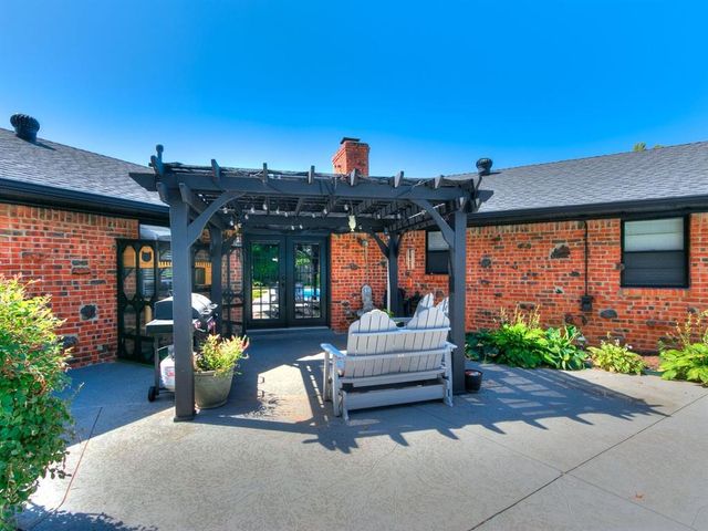 2601 Chateau Drive, Norman, OK 73069
