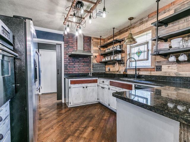 2601 Chateau Drive, Norman, OK 73069