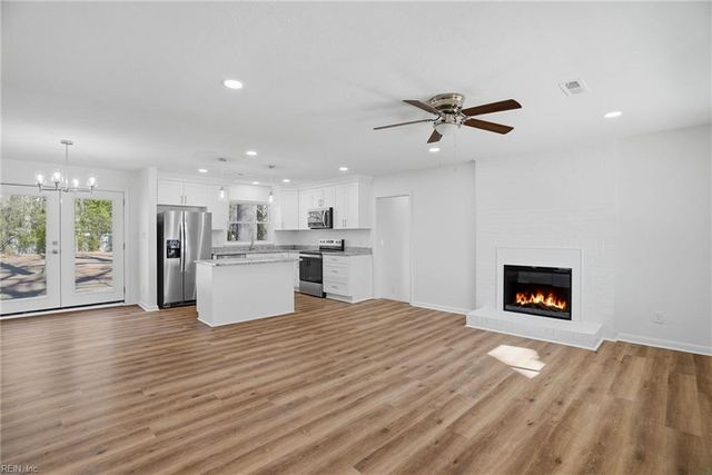 3828 Annie LN, Virginia Beach, VA 23452