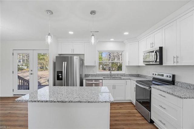 3828 Annie LN, Virginia Beach, VA 23452