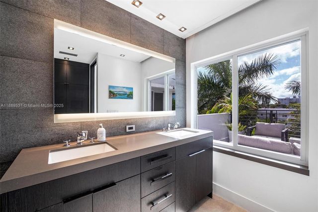 1024 Lenox Ave 8, Miami Beach, FL 33139