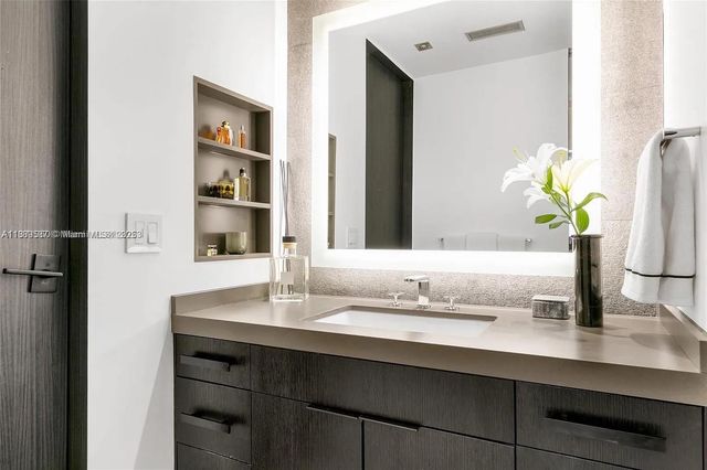 1024 Lenox Ave 8, Miami Beach, FL 33139