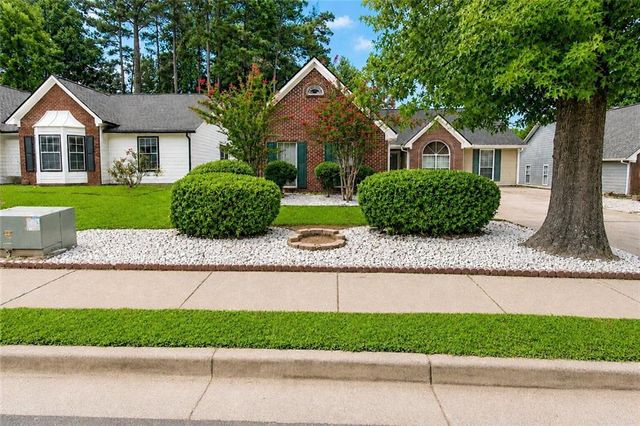5165 Sterling Trace Court NW, Lilburn, GA 30047