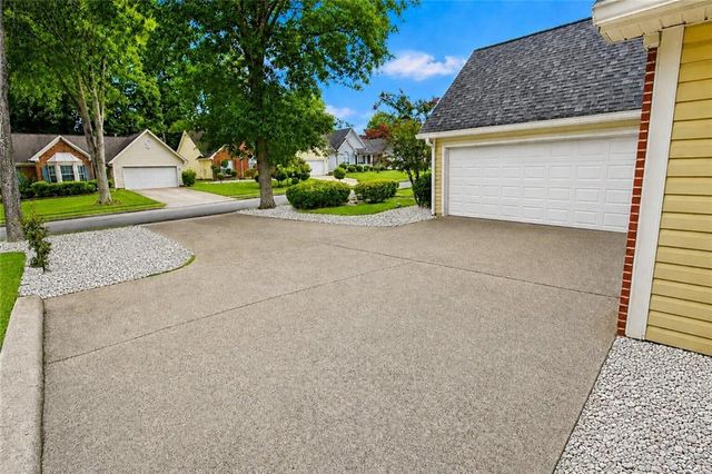 5165 Sterling Trace Court NW, Lilburn, GA 30047