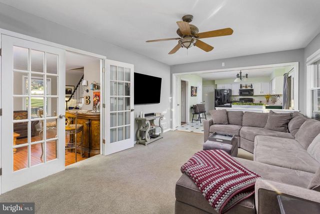 2 CHAMBERS CT, Robbinsville, NJ 08691