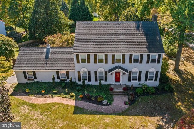 2 CHAMBERS CT, Robbinsville, NJ 08691