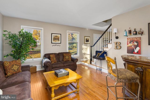 2 CHAMBERS CT, Robbinsville, NJ 08691