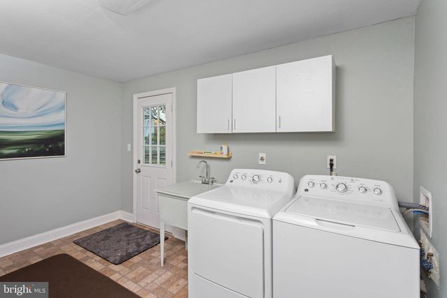 2 CHAMBERS CT, Robbinsville, NJ 08691