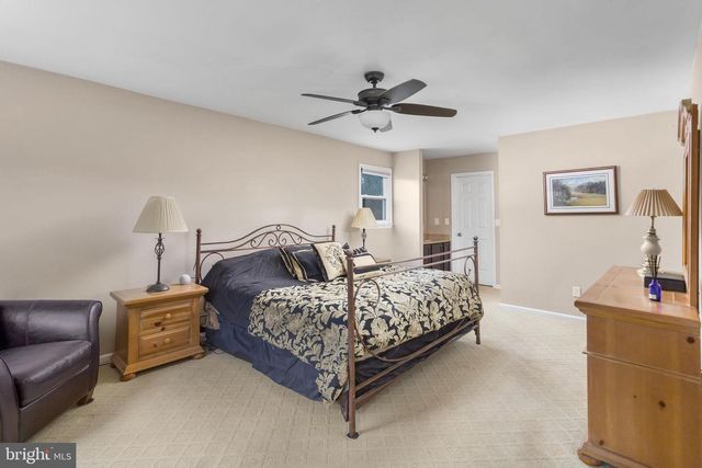 2 CHAMBERS CT, Robbinsville, NJ 08691