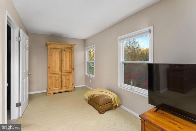 2 CHAMBERS CT, Robbinsville, NJ 08691