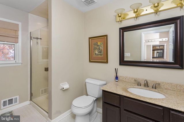 2 CHAMBERS CT, Robbinsville, NJ 08691