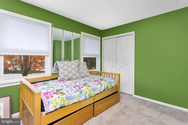 2 CHAMBERS CT, Robbinsville, NJ 08691