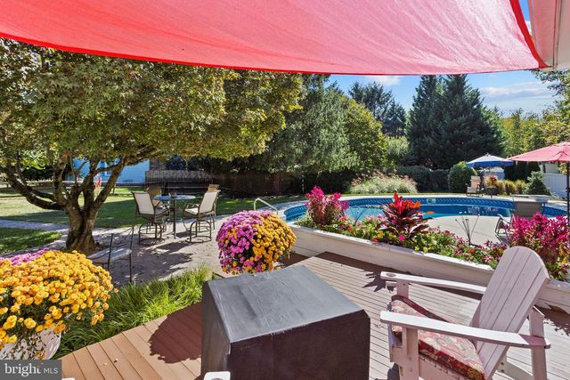 2 CHAMBERS CT, Robbinsville, NJ 08691