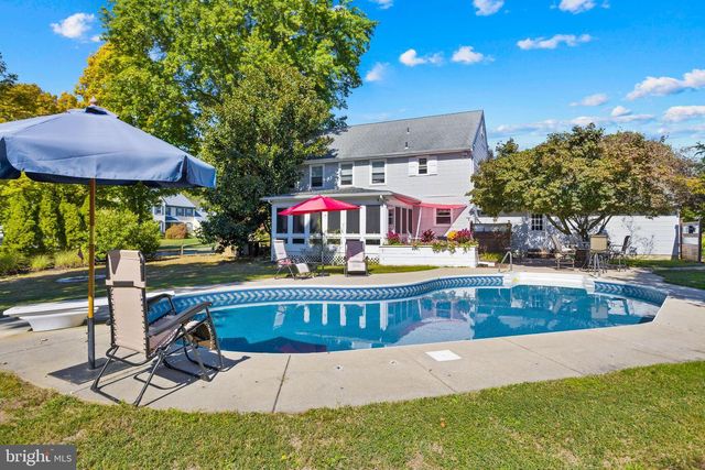 2 CHAMBERS CT, Robbinsville, NJ 08691