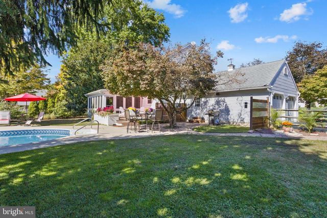 2 CHAMBERS CT, Robbinsville, NJ 08691