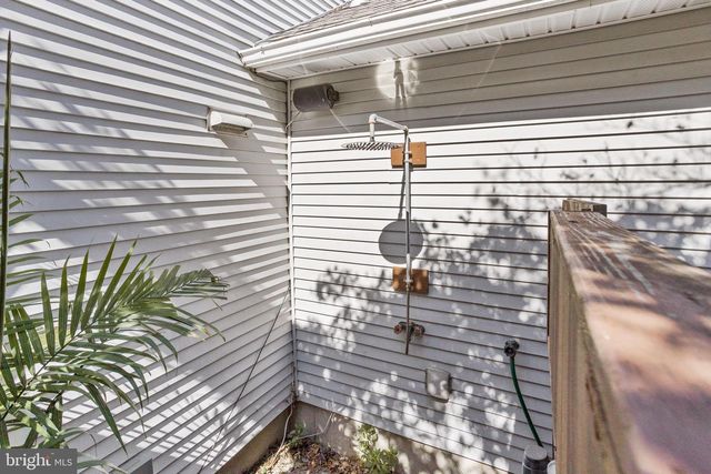 2 CHAMBERS CT, Robbinsville, NJ 08691