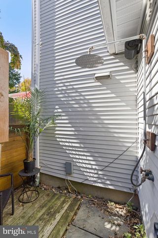 2 CHAMBERS CT, Robbinsville, NJ 08691