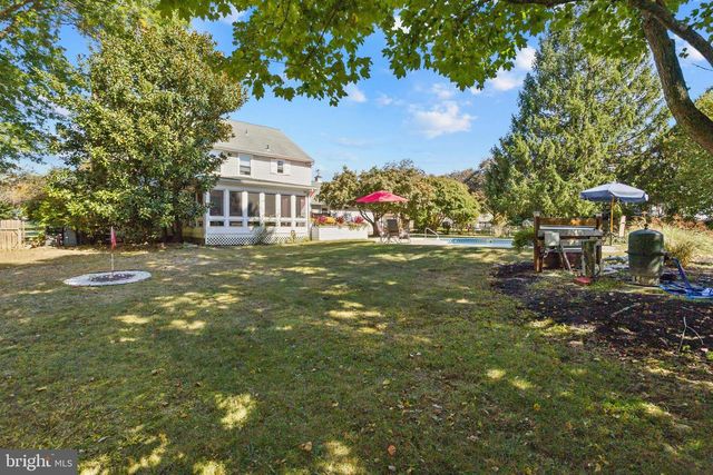 2 CHAMBERS CT, Robbinsville, NJ 08691