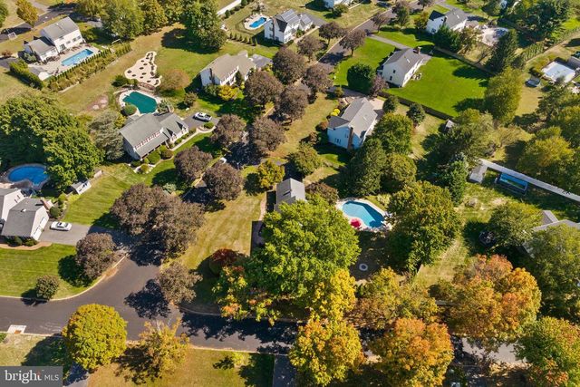 2 CHAMBERS CT, Robbinsville, NJ 08691