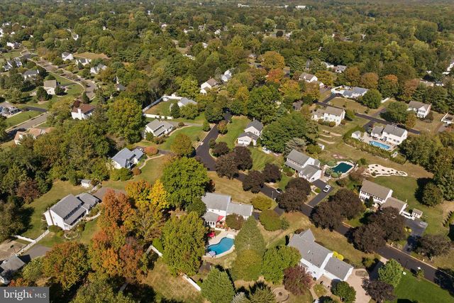 2 CHAMBERS CT, Robbinsville, NJ 08691