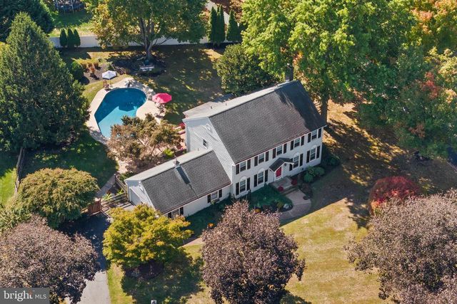 2 CHAMBERS CT, Robbinsville, NJ 08691