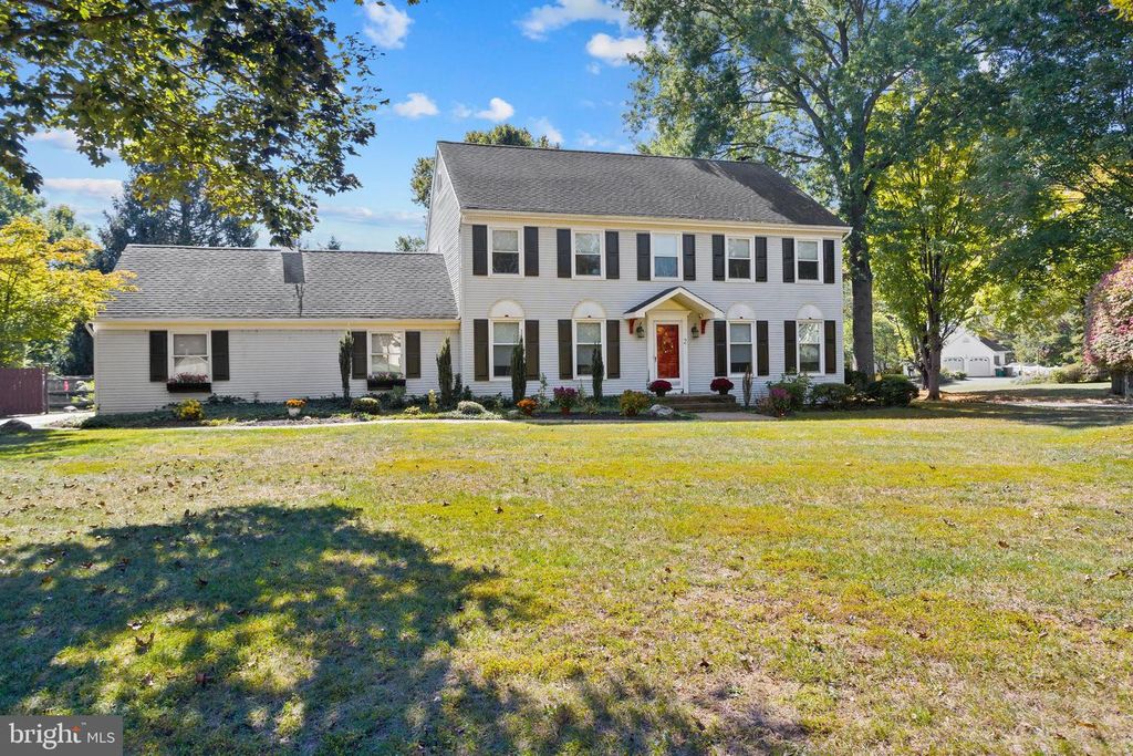 2 CHAMBERS CT, Robbinsville, NJ 08691