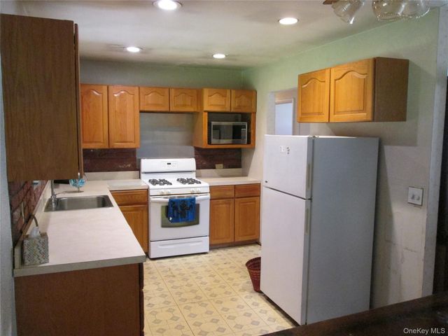 4 Barbara Lane, Wappingers Falls, NY 12590