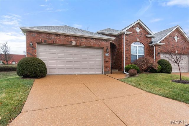 6042 Glennaire Drive 28, St Louis, MO 63129