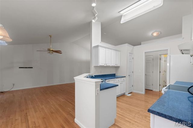 6042 Glennaire Drive 28, St Louis, MO 63129