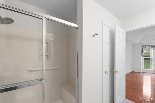 6042 Glennaire Drive 28, St Louis, MO 63129