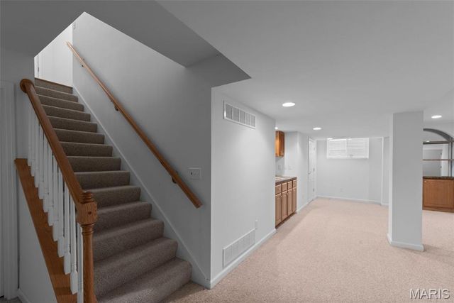 6042 Glennaire Drive 28, St Louis, MO 63129