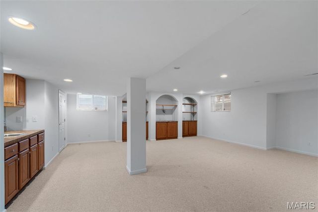 6042 Glennaire Drive 28, St Louis, MO 63129