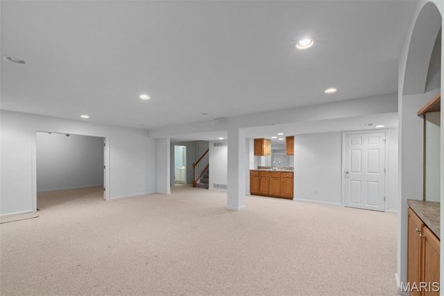 6042 Glennaire Drive 28, St Louis, MO 63129