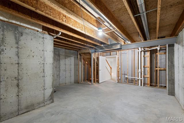 6042 Glennaire Drive 28, St Louis, MO 63129