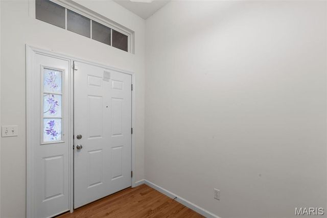 6042 Glennaire Drive 28, St Louis, MO 63129