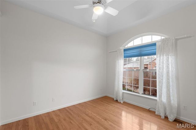 6042 Glennaire Drive 28, St Louis, MO 63129