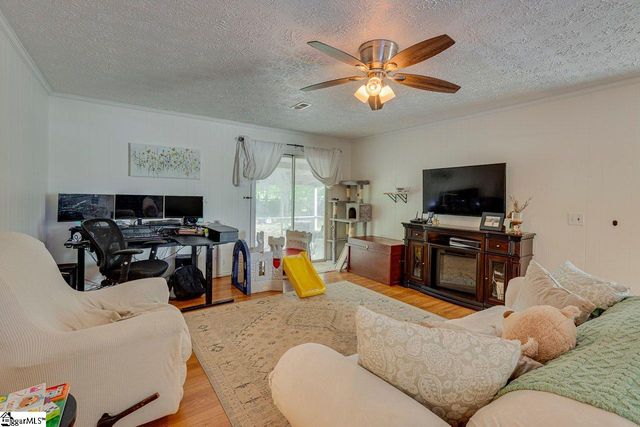 5 Riverwood Court, Greenville, SC 29617