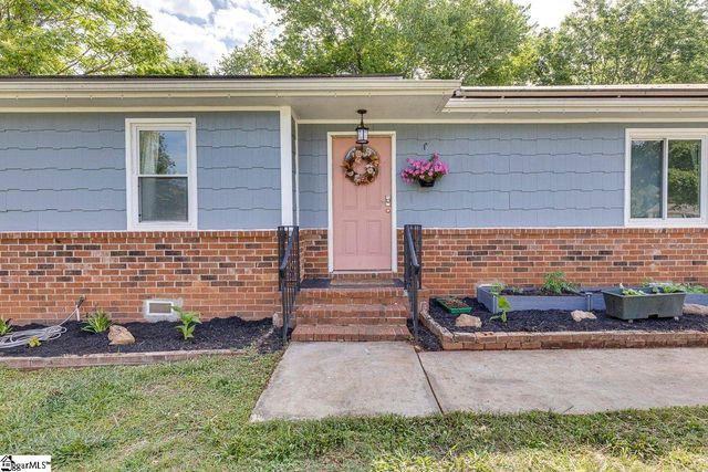 5 Riverwood Court, Greenville, SC 29617