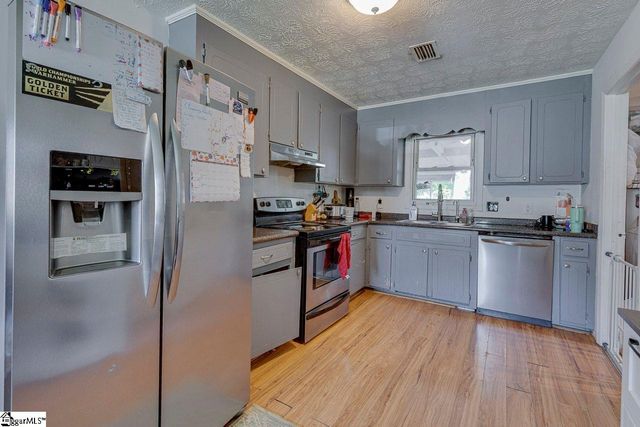 5 Riverwood Court, Greenville, SC 29617