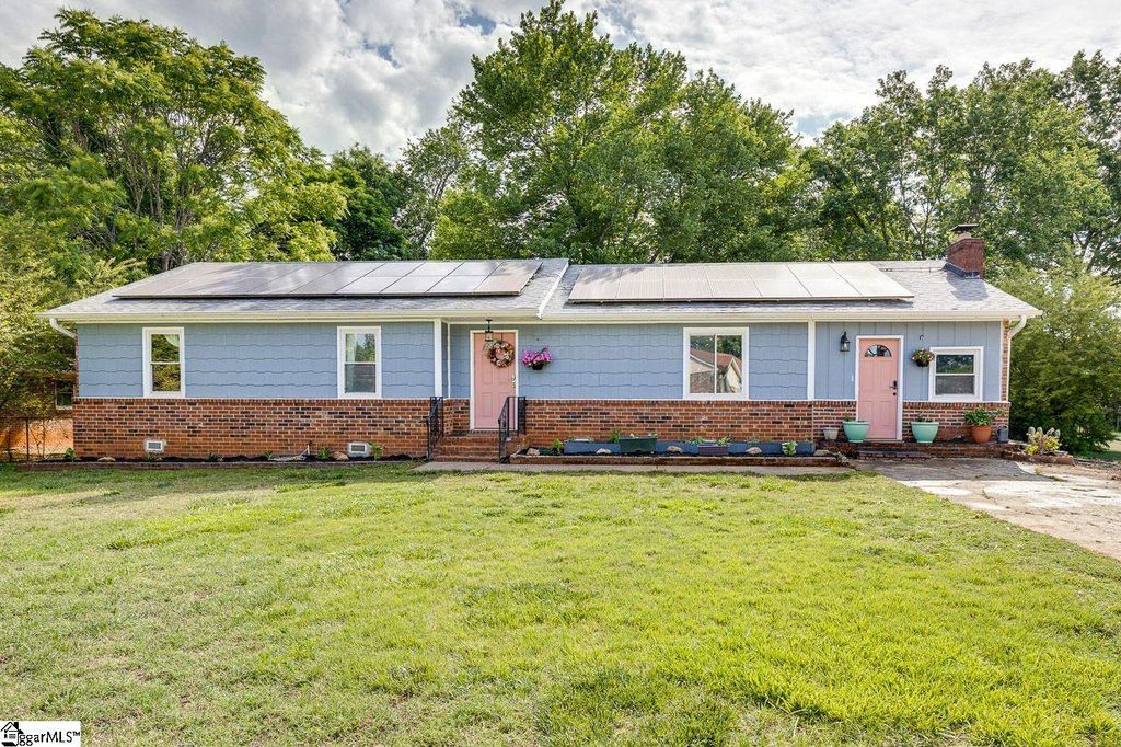 5 Riverwood Court, Greenville, SC 29617