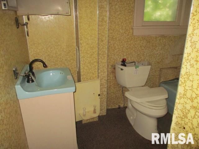 241 N CHAMBERS Street, Galesburg, IL 61401