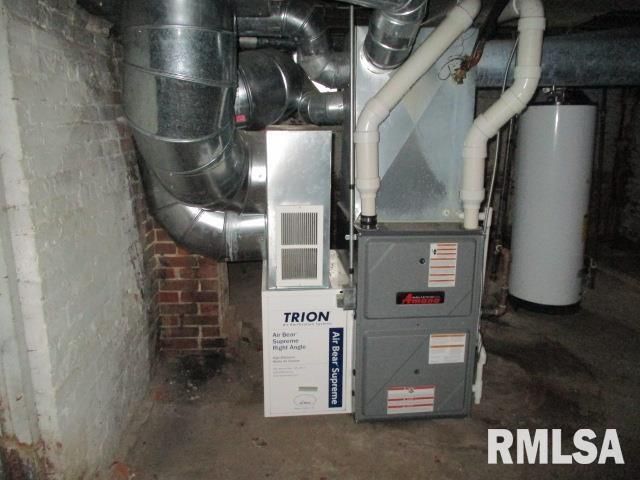 241 N CHAMBERS Street, Galesburg, IL 61401