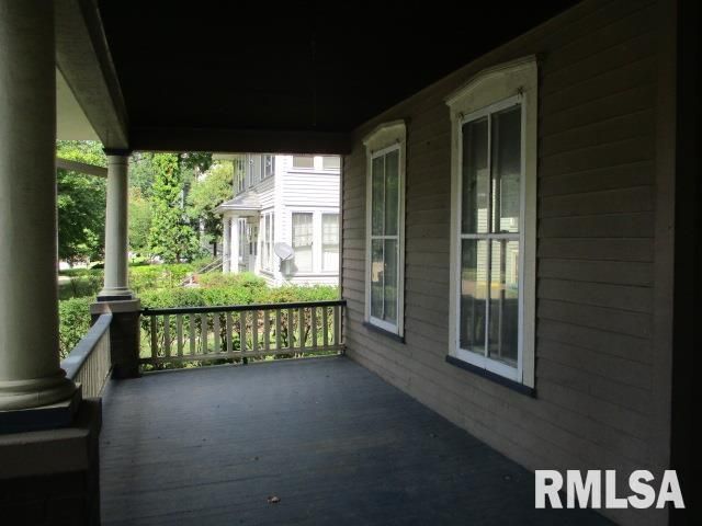 241 N CHAMBERS Street, Galesburg, IL 61401