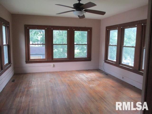 241 N CHAMBERS Street, Galesburg, IL 61401