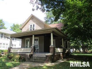 241 N CHAMBERS Street, Galesburg, IL 61401