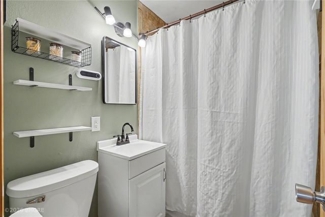 7111 SW 17th Street, Des Moines, IA 50315